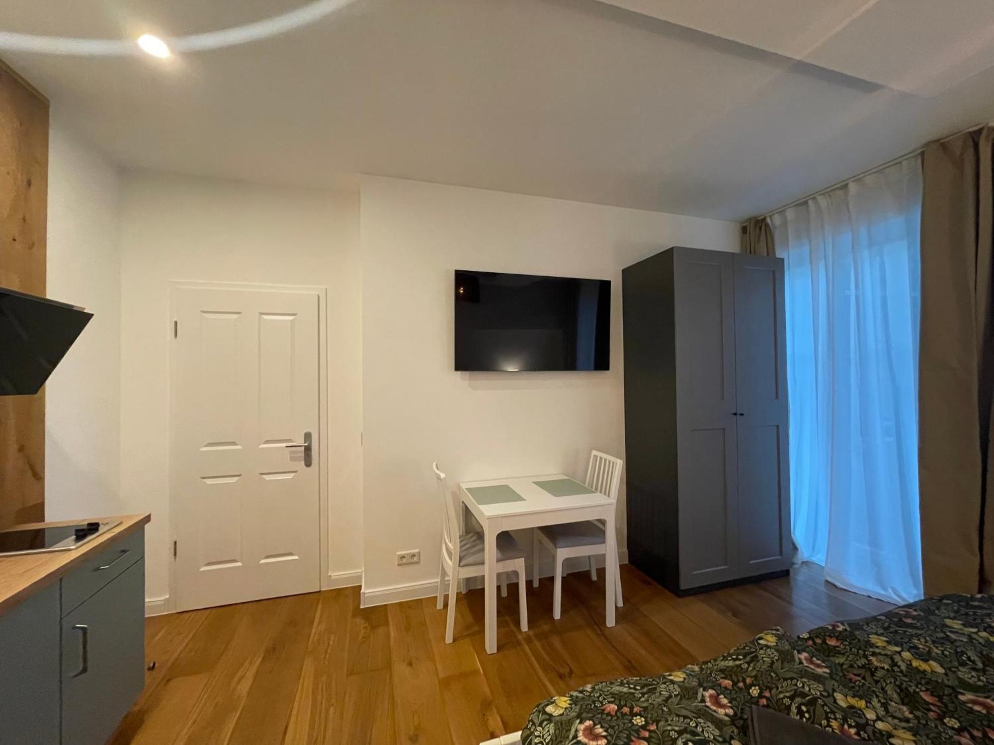 Boutique Hotel Pension Luisengruen Kueche 1Gbs Wlan Netflix Disney Magentatv Chemnitz Exterior foto