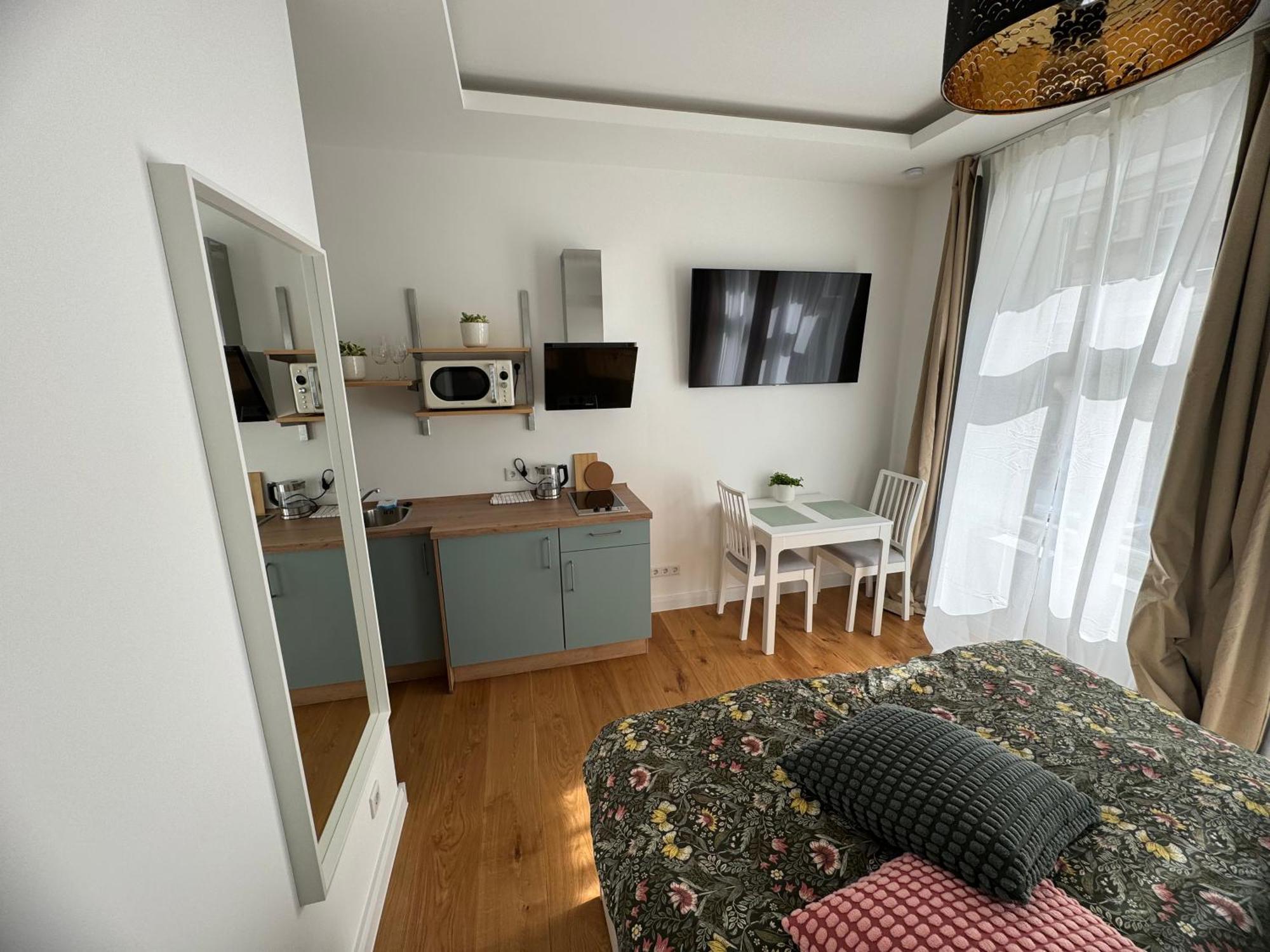 Boutique Hotel Pension Luisengruen Kueche 1Gbs Wlan Netflix Disney Magentatv Chemnitz Exterior foto